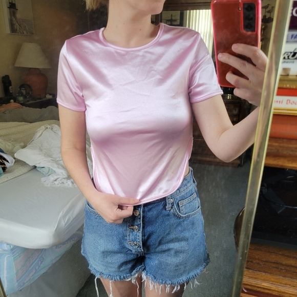 Forever 21 NWT Pink satin crop top - Picture 2 of 7